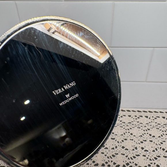 Vera Wang/Wedgwood Champagne Flutes - Picture 3 of 5